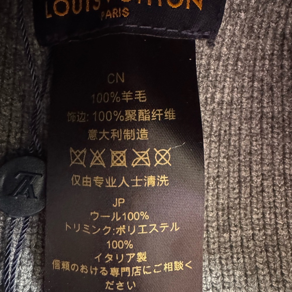 Louis Vuitton Gray Knit Hat - Picture 4 of 6